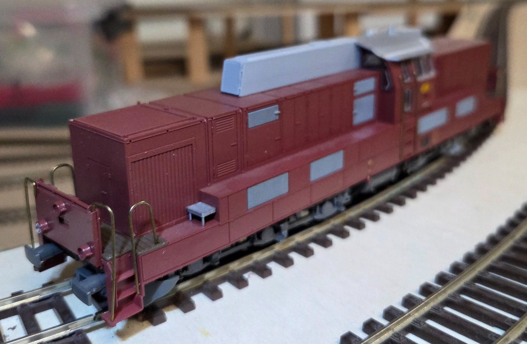 Hobbytrain Modellini di ferrovie: Hobbytrain SBB  Am 6/6 DC analog mit OVP – Usato da Lostallo venduto da Berto 1