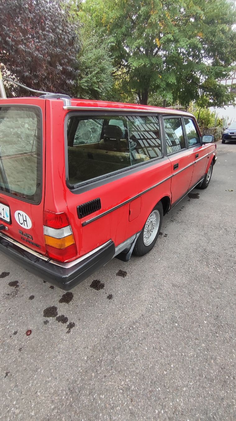 Volvo Autos: Volvo 240 Classic – D'occasion à Mettmenstetten par Anarim.m 2