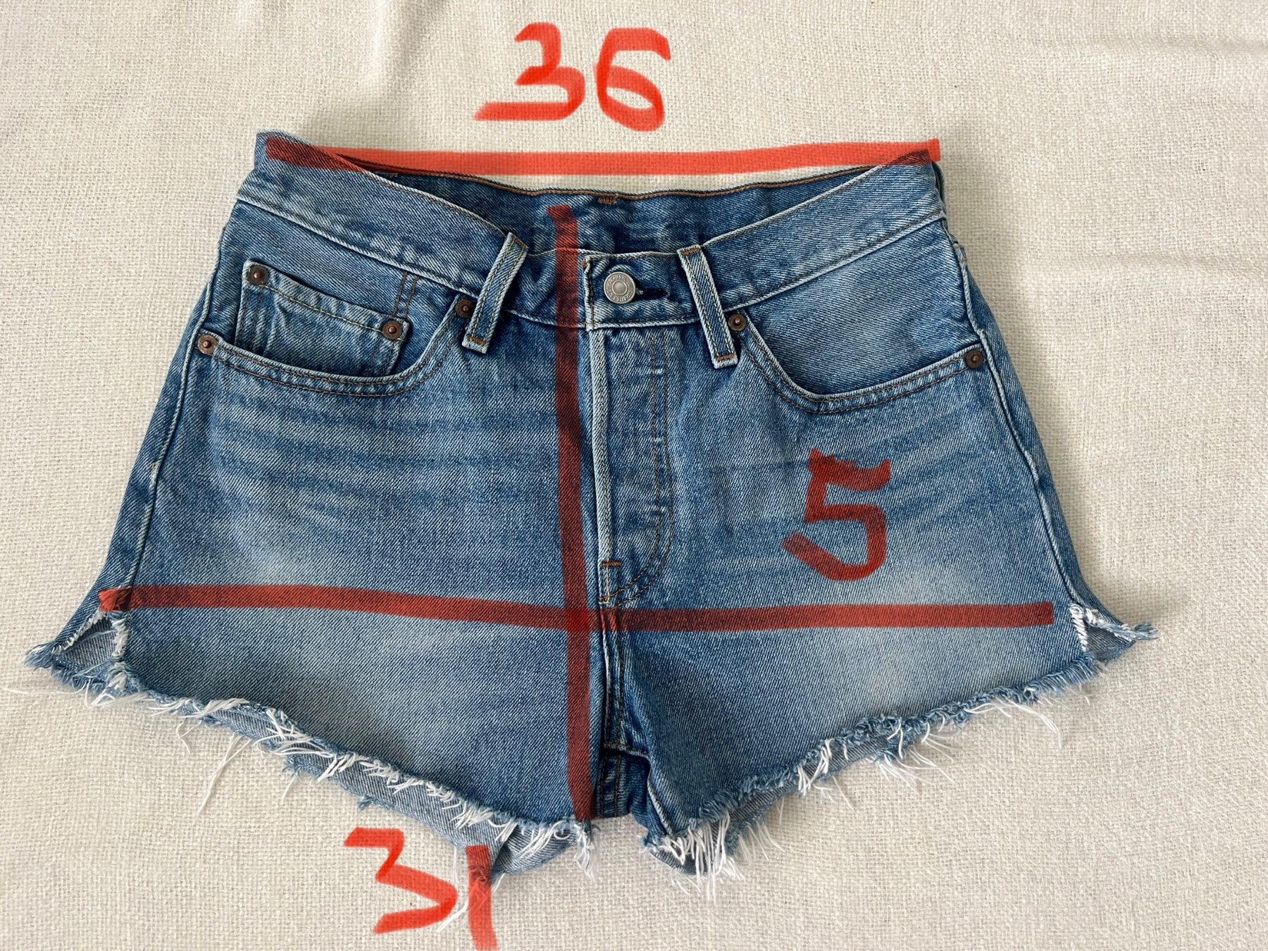 Levi's Jeans: Jeans Shorts Levi Strauss & Co, hell-blau, Grösse: 26 – Gebraucht aus Ebikon von jogger69 2