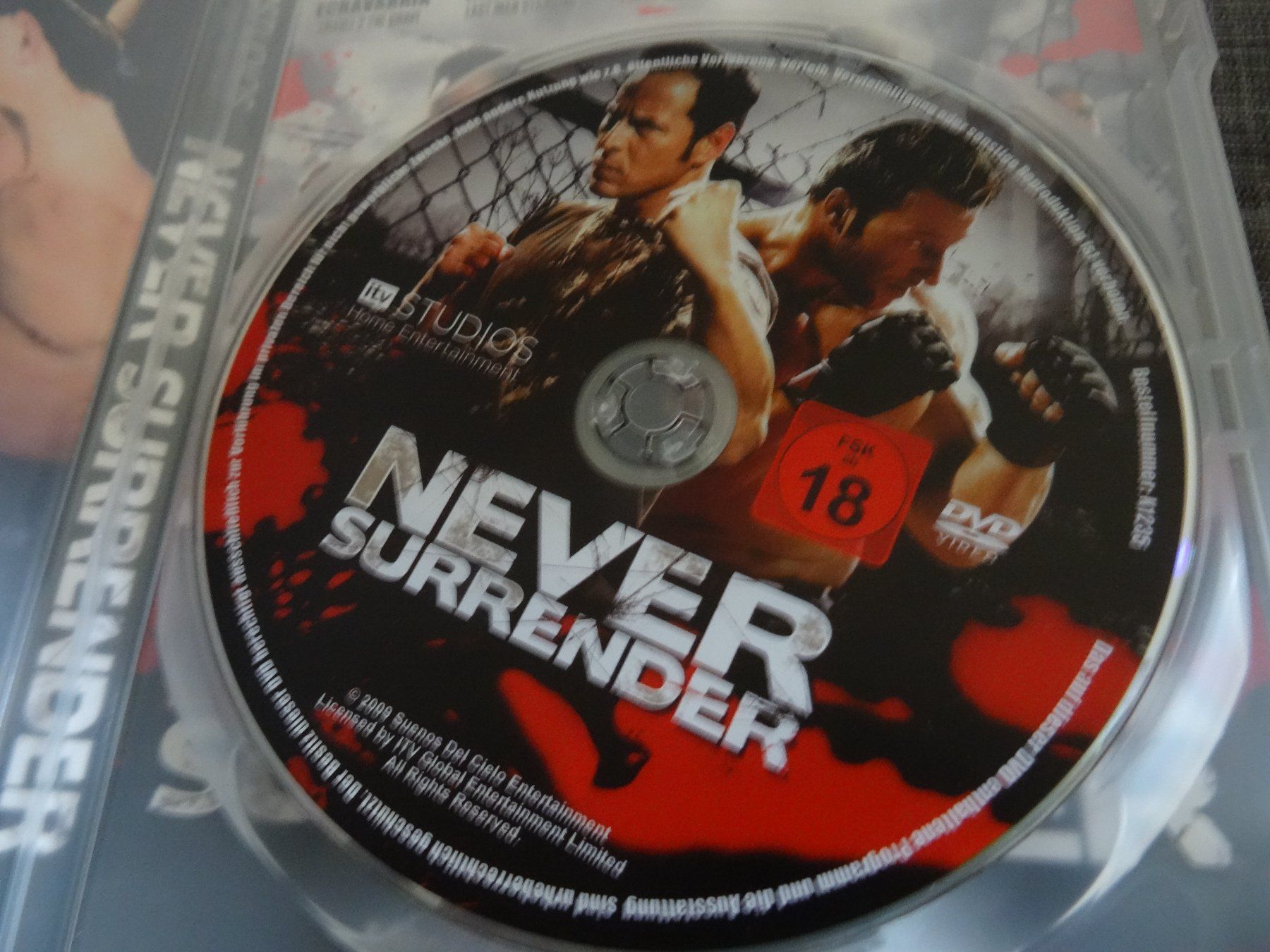 Tutti i DVDs: Never Surrender DVD – Usato da Olten venduto da Disc-Verkauf 1