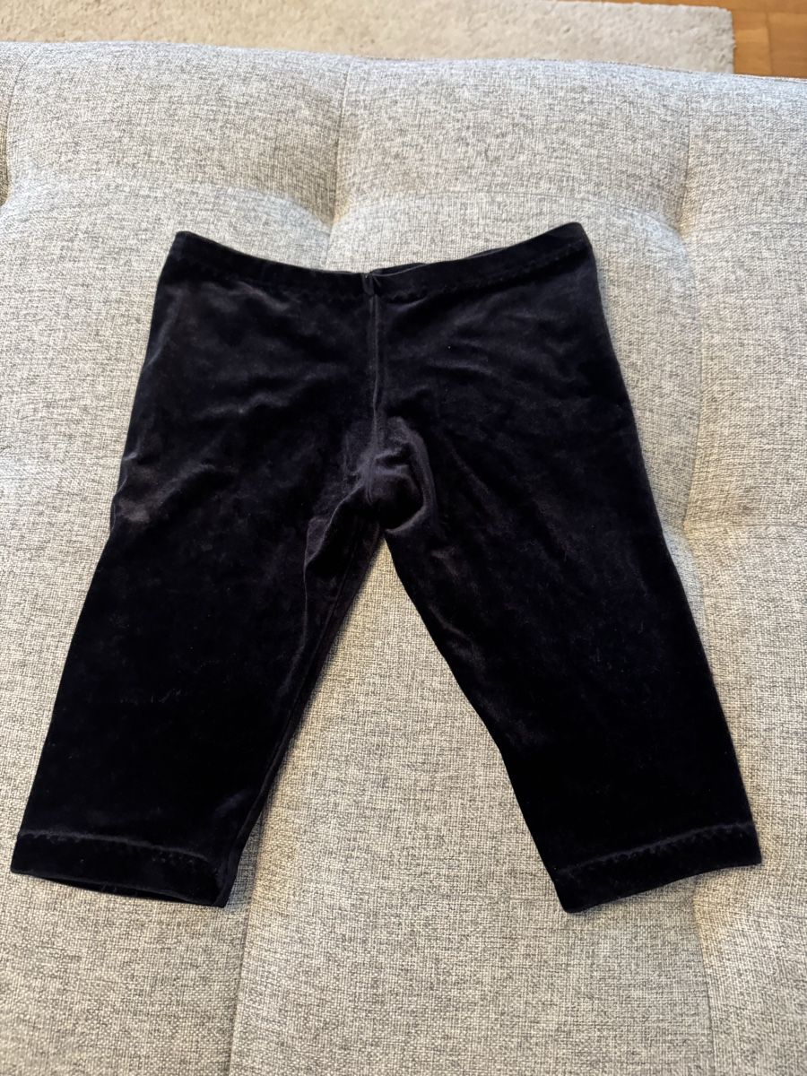Hosen: Turnhose Samtoptik ca 116/122 – Gebraucht aus Dierikon von FraeuleinMaus17 1