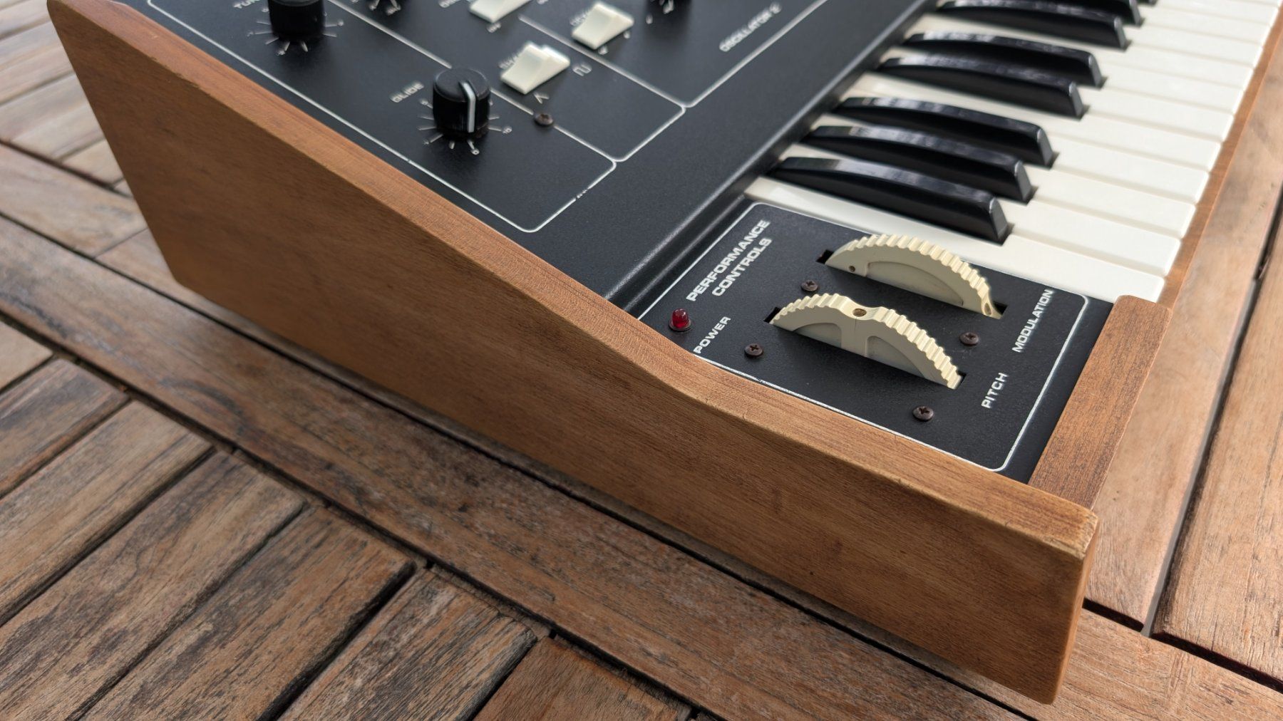 Moog Strumenti musicali: Moog Prodigy – Usato da Valeyres-Rances venduto da Kobol 1