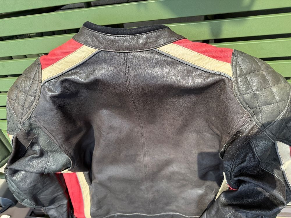 Triumph Vestes: Triumph Motorrad-Lederjacke M – D'occasion à Zizers par watchcomp. 2