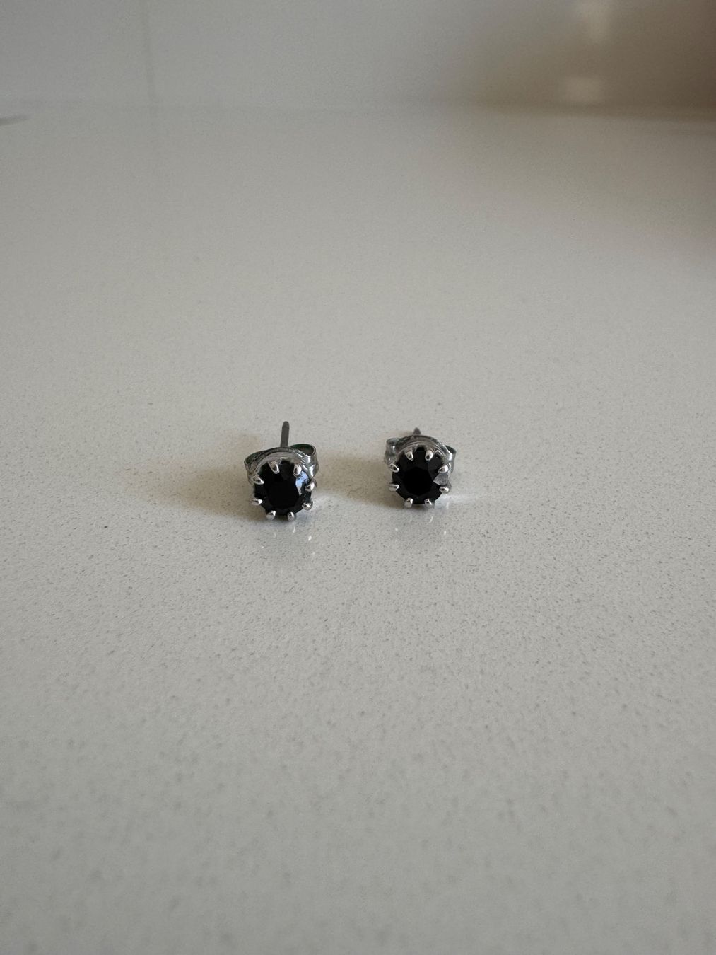 Pandora Orecchini pendenti & Orecchini a lobo: Pandora Ohrstecker silber/schwarz – Usato da Zürich venduto da sel_w5sd 1