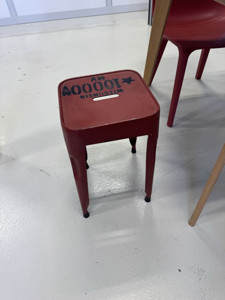 Ikea Set di tavolo e panche: Tisch Eiche mit 1 Stuhl und 2 Hockern ab 1.- – Usato da Zuchwil venduto da Bluejay79 7