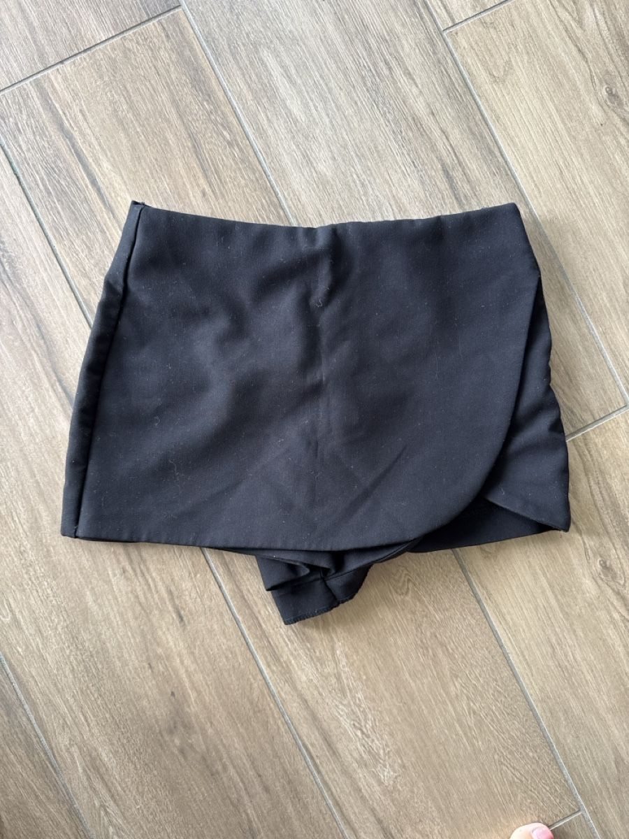 Zara Gonne: Damen Skort schwarz – Usato da Dübendorf venduto da ReLoved_Fashion_ZH