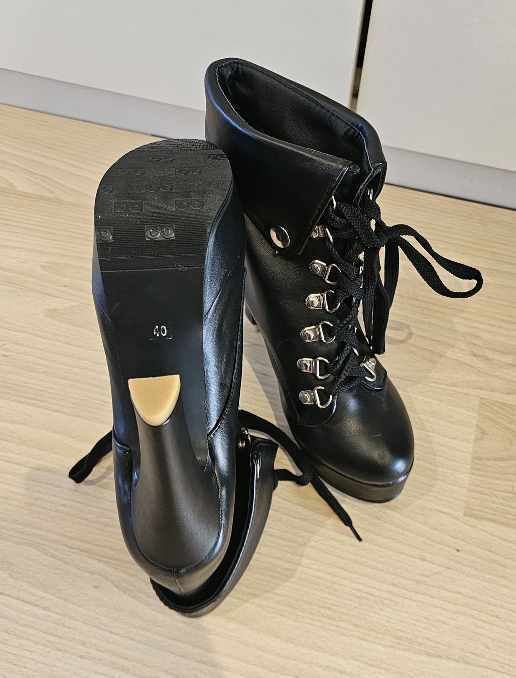 Scarpe da donna: Damen- Stiefeletten mit hohem Absatz – Nuovo (secondo la descrizione) da Fehraltorf venduto da Sumin 2