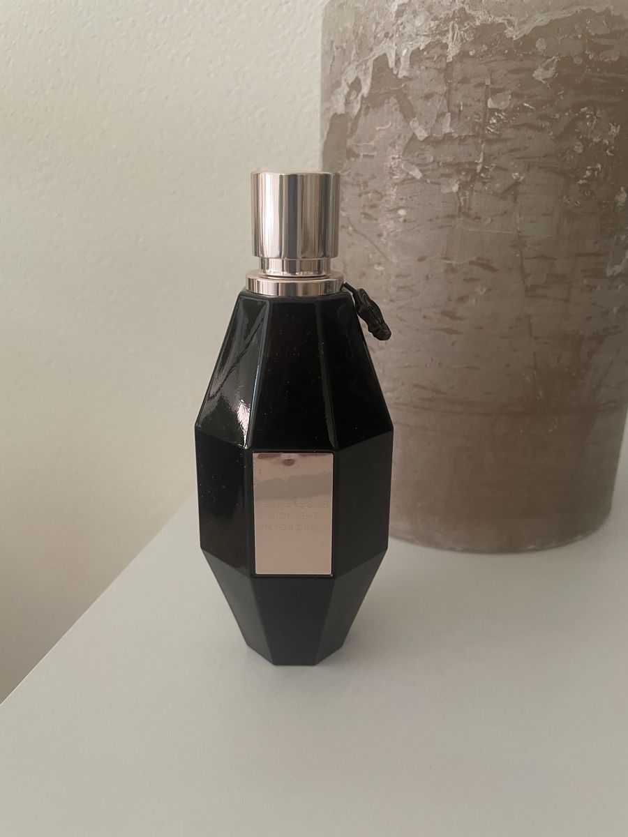 Profumi & Eau de Toilette: Viktor@Rolf Flowerbomb Midnight 100 ml Eau de Parfum Spray – Nuovo (secondo la descrizione) da Jona venduto da donnie_d