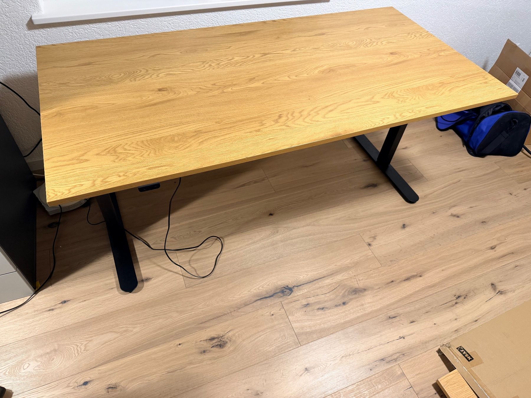 Jysk Scrivanie: Adjustable Standing Desk - Oak Wood - Perfect Condition – Usato da Amriswil venduto da alv_9q2c