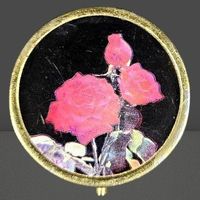 🌹✨ Vintage-Pillendose mit Rosenromantik! ✨