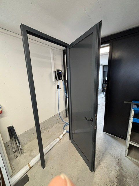 Porte: Aluminiumtüre Nebentüre – Usato da Emmenbrücke venduto da V-M 2