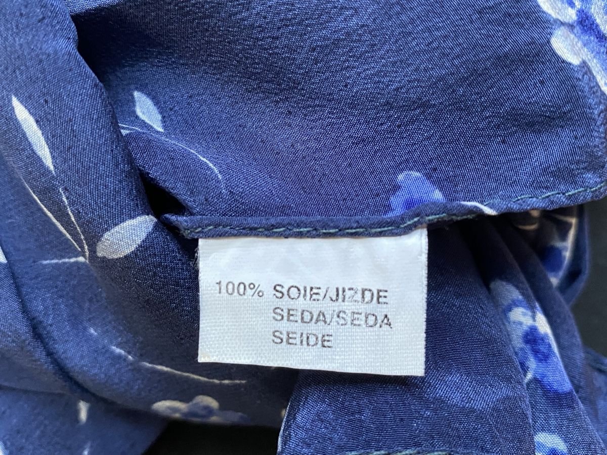 Fabric Frontline Foulard & Sciarpe: Blauer Seidenschal mit Blumenmuster - Top Zustand! – Nuovo (secondo la descrizione) da Buochs venduto da H16 4
