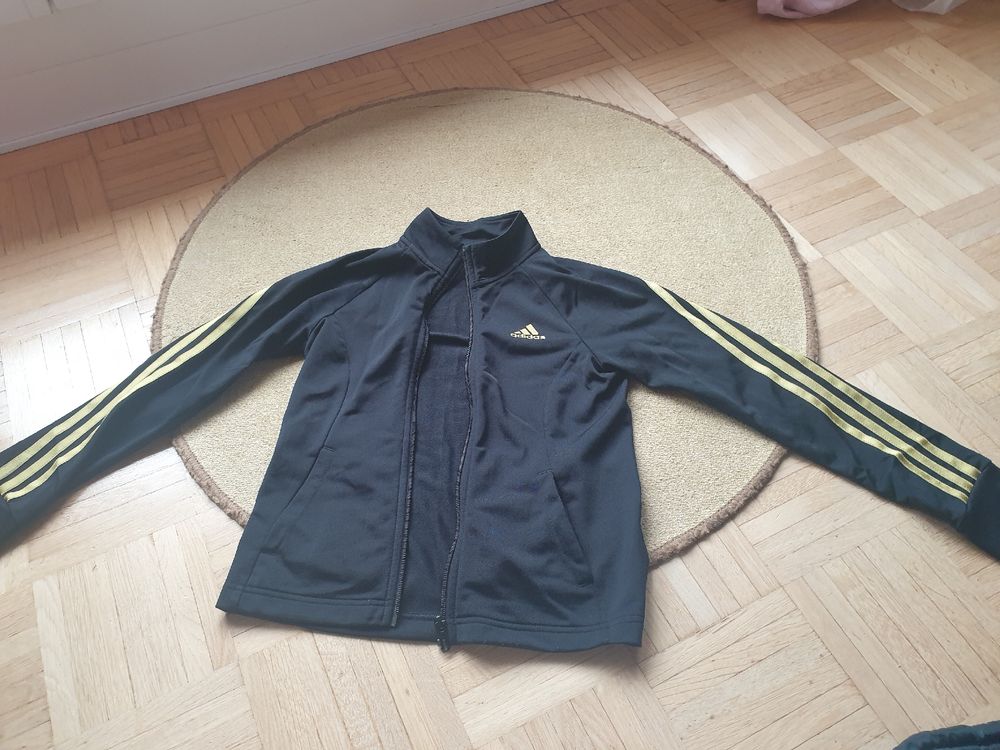 Adidas jacke schwarz mit goldenen streifen on sale