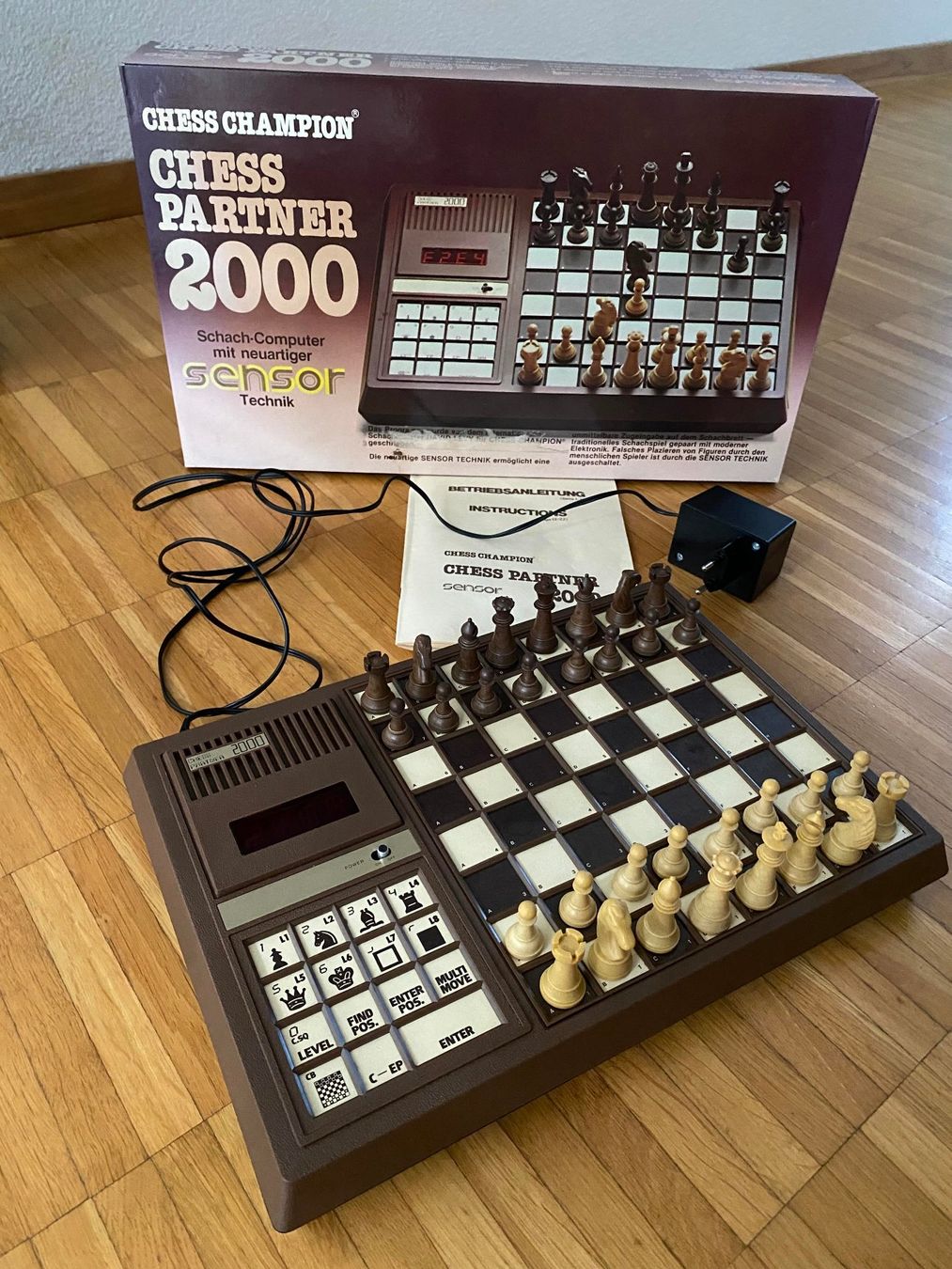 Spiele: Schachcomputer mit Sensor 2000 Technologie – Gebraucht aus Dättwil AG von php_6wcw