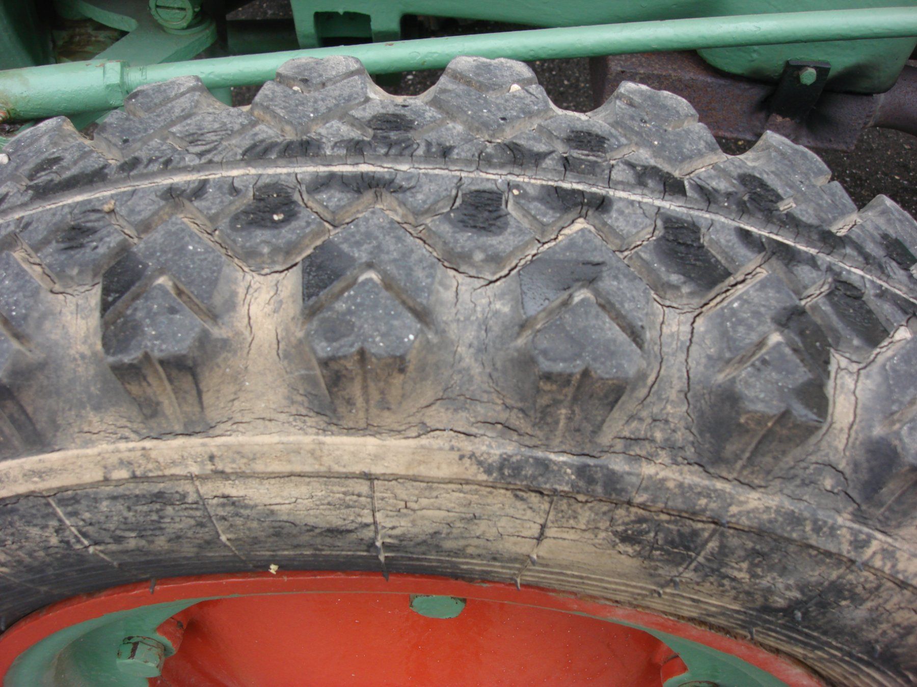 Bührer Tracteurs: Bührer Traktor Oldtimer6 Zylinder Chevrolet  Motor – D'occasion à cazis par Delorta 5