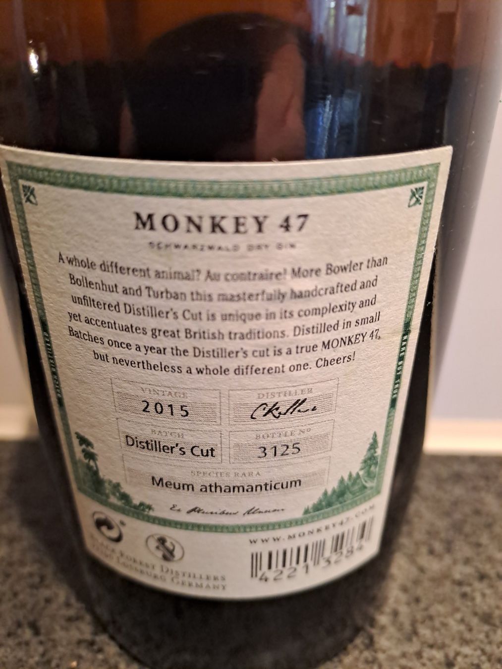 Monkey 47 Bevande alcoliche: Monkey 47 Gin Distiller's Cut 2015 mit Goldring und Box – Nuovo e nell'imballaggio originale da Elsau venduto da Kellerraeumung 4