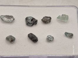 Zirkon blau roh total 8.7ct.