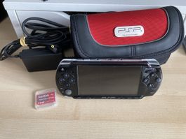 Sony PSP 2004 Slim + Zubehör | Defekt (kein Bild) | Akku neu