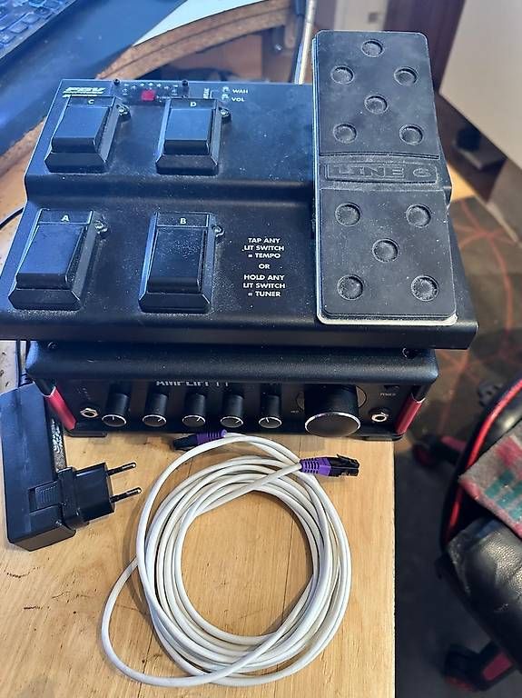 Line 6 Verstärker: Line 6 Amplifi TT con pedaliera – Gebraucht aus Lumino von pet_7sq8