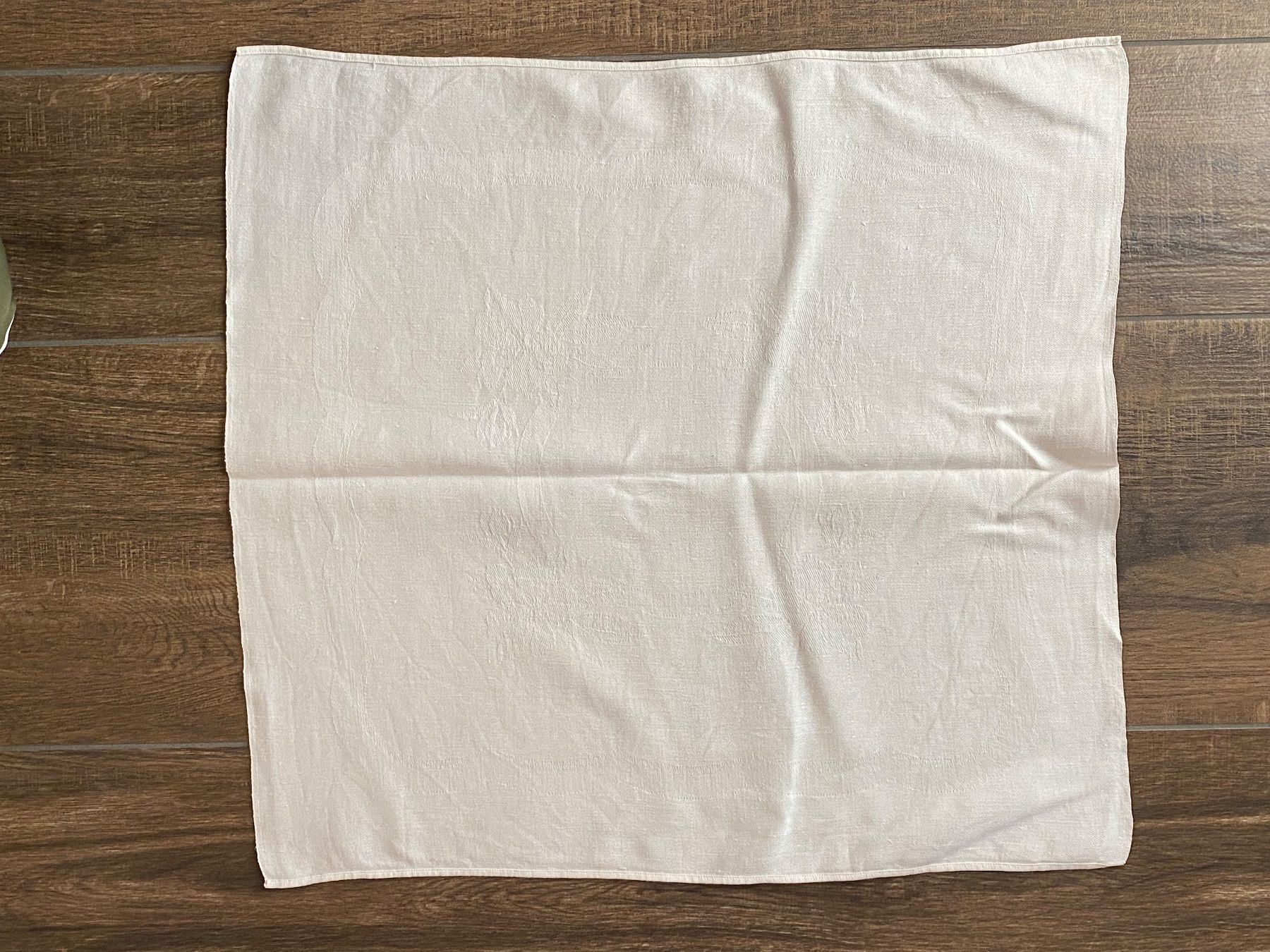 Altra biancheria da tavola: Tischtuch mini Set mit Muster weiss 47 - 67 cm – Usato da Pratteln venduto da a23_j2gs 2