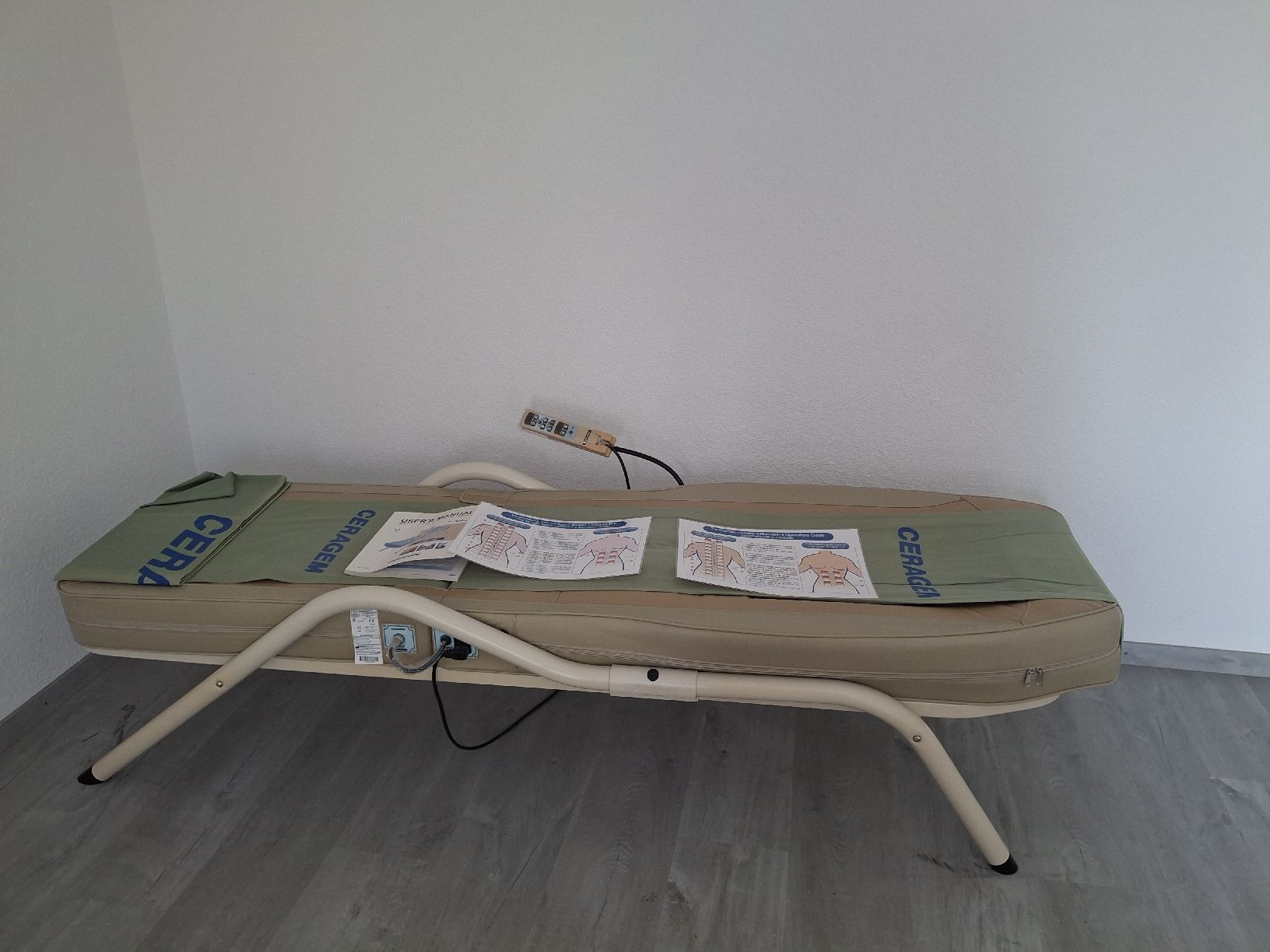 Ceragem Dispositivi per massaggi: Ceragem Massageliege – Usato da Ichertswil venduto da nayoka1