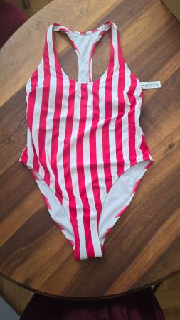NEU Gr M / 38 Badeanzug mit Racerback rot weisse Streifen