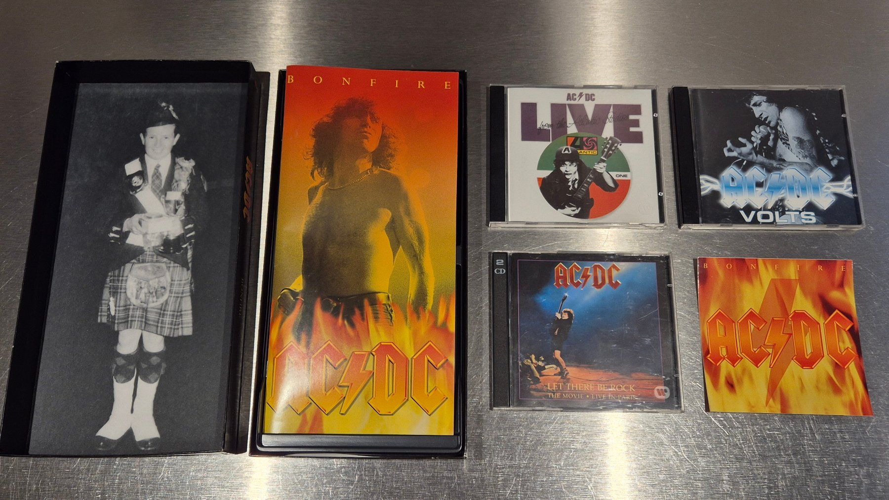 AC/DC Bonfire Box, Fanpack, Sammlerstück (4 DC's) (Gebraucht) in ...