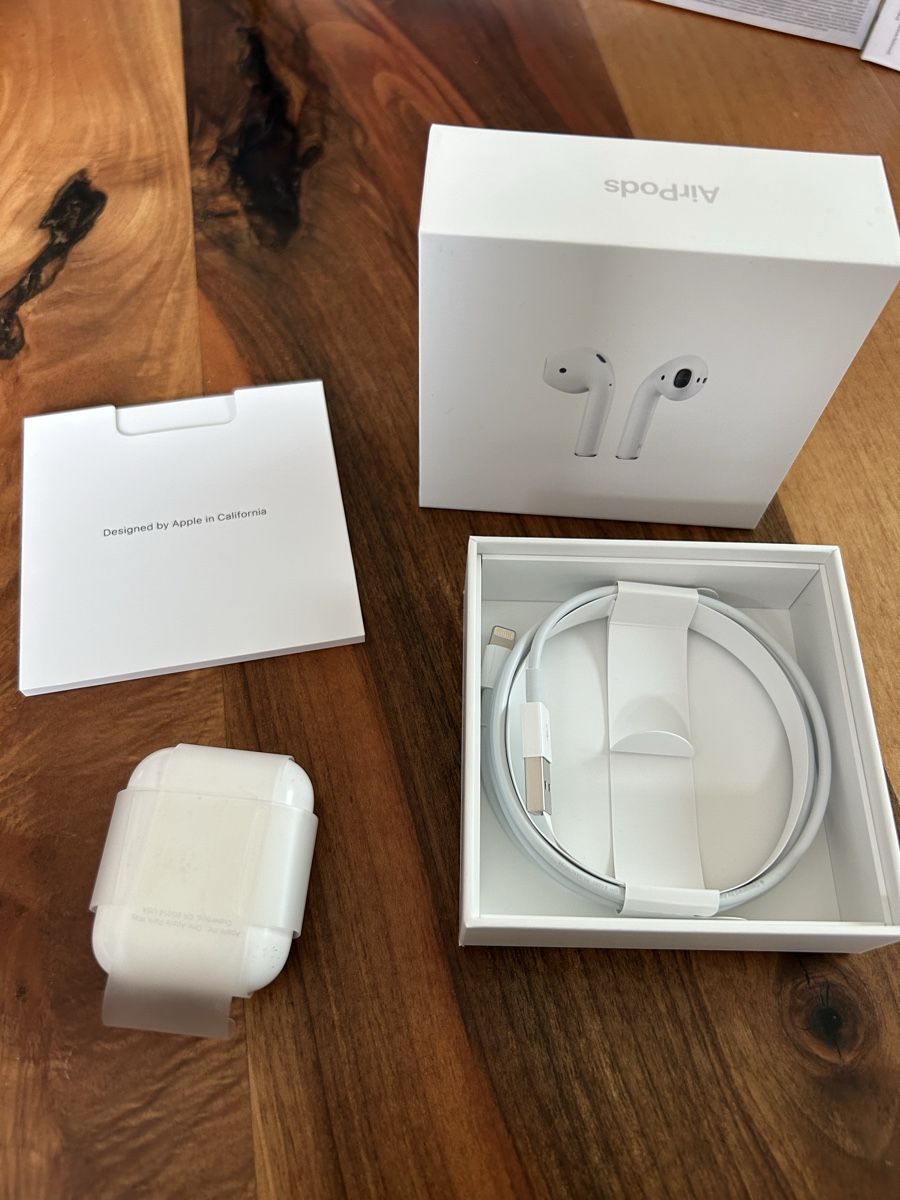 Apple Cuffie: Airpods – Usato da Muotathal venduto da KostbareOrchidee
