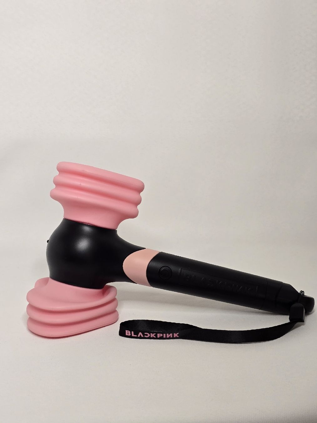 Lampen: BLACKPINK Lightstick mit Box – Neu (gemäss Beschreibung) aus Attiswil von Staarlyn 1