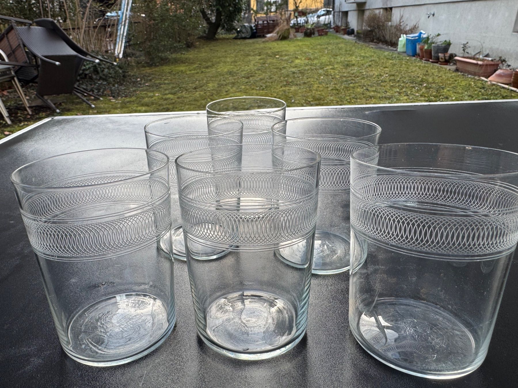 Set di piatti: Art Deco Tee Gläser, handgeschilffen,  in Messing Haltern – Usato da Zürich venduto da Husopaska 8