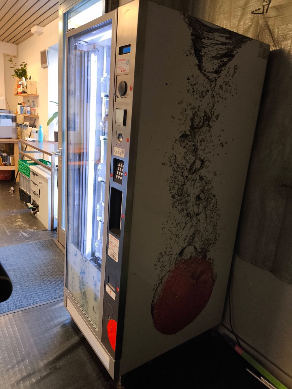 Selecta Sonstiges für die Gastronomie & Hotel: Selecta Getränkeautomat Robimat 75 – Gebraucht aus Zürich von flashkurier 2