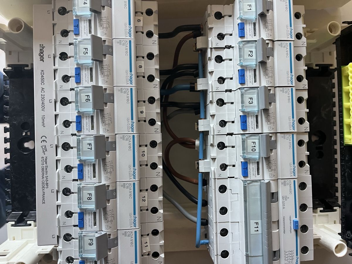 Hager Alimentation électrique: Elektro Verteiler  – D'occasion à Neerach par fuz_8d7l 6
