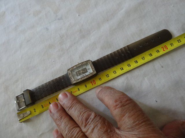 Orologi: IMAGE SCHÖNE  HEREN UHR.QUARTZ..LÄÜFT--25X33MM – Usato da zürich venduto da ahmad01