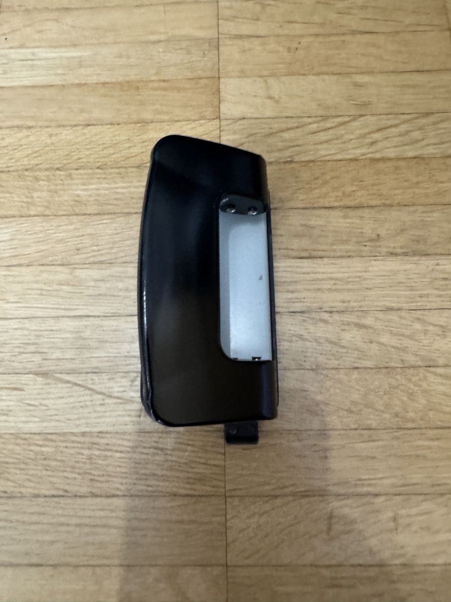 Alle Werkzeuge: Perforatrice manuale per ufficio, colore nero – Gebraucht aus Viganello von BlackPanda0003 1