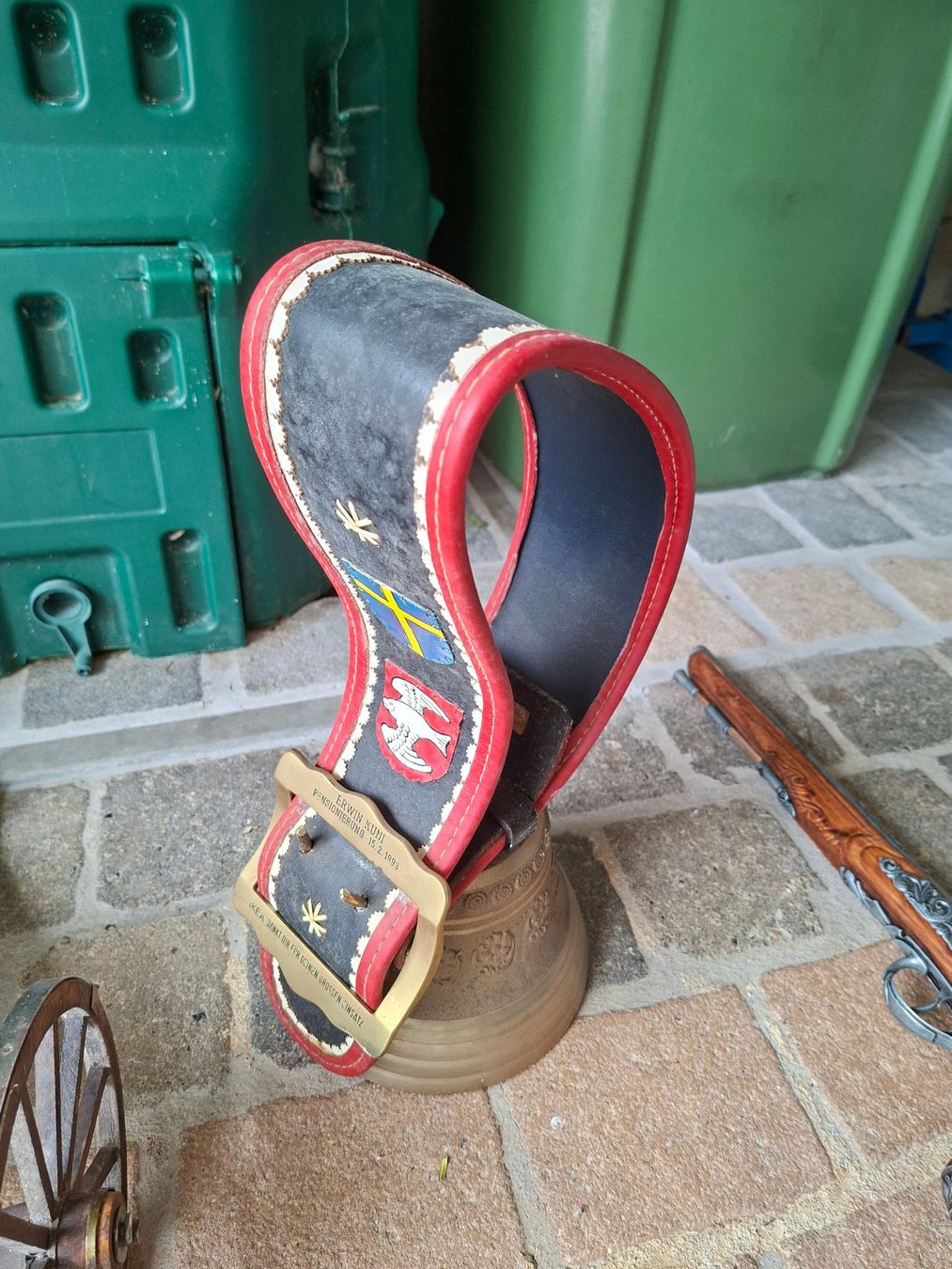 Glocken & Treicheln: Schweizer Kuhglocke mit Leder Halsband – Neu (gemäss Beschreibung) aus Arisdorf von Schnautz02