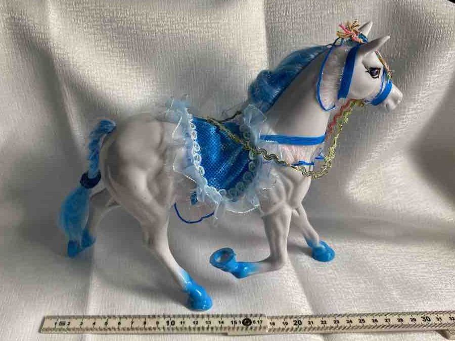 Spielzeuge: Pferd weiss blau – Gebraucht aus Hausen AG von corinne_g 2