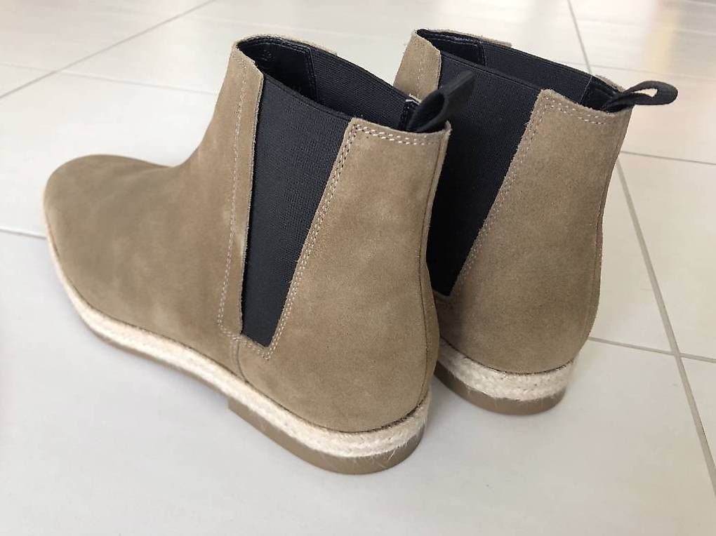 Zara Scarpe da uomo: Bottes beiges en suédine 43 – Nuovo (secondo la descrizione) da La Tour-de-Trême venduto da Txertxi 4