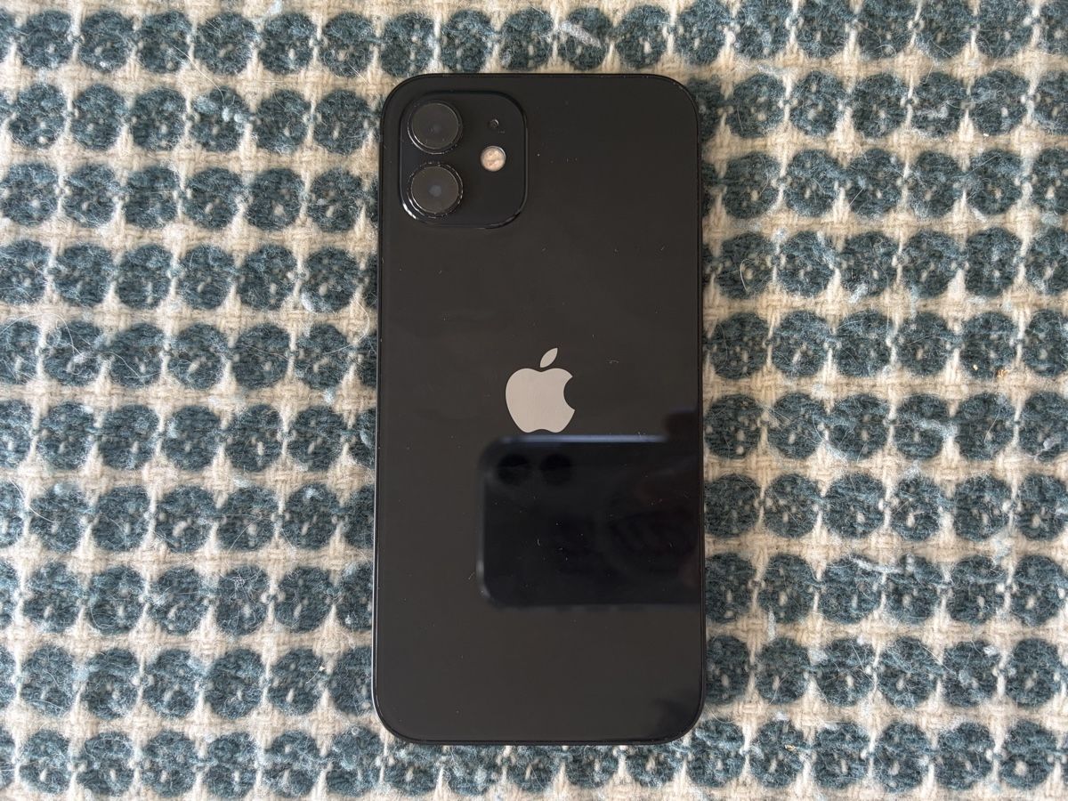 Apple Handys / Smartphones: iPhone 12 (64GB) – Gebraucht aus Zürich von jamesmarchant 1