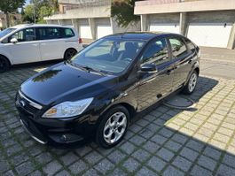 Ford Focus 1.8i mit neue Reifen - Bremsen 