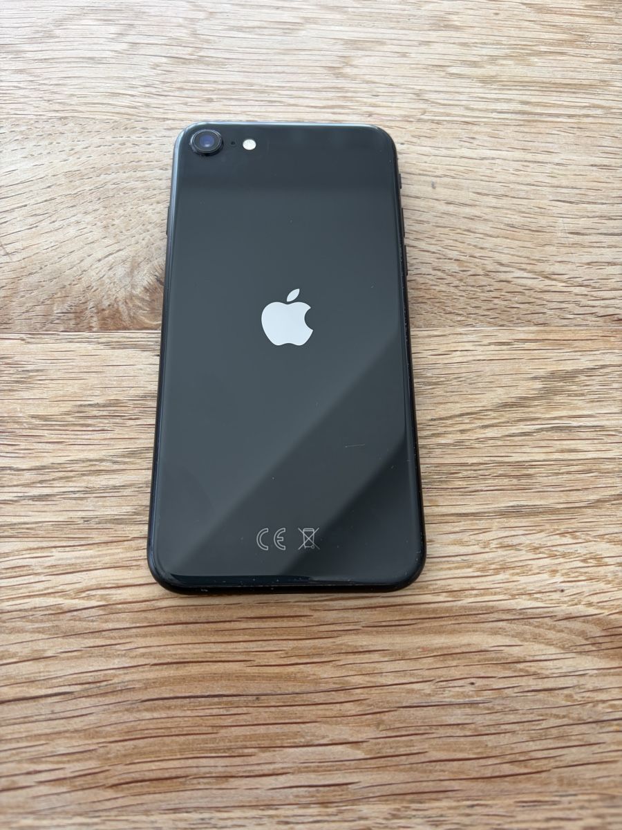 Apple Telefoni cellulari / Smartphones: iphone SE 64 GB black – Usato da Herisau venduto da verkaufen75 2