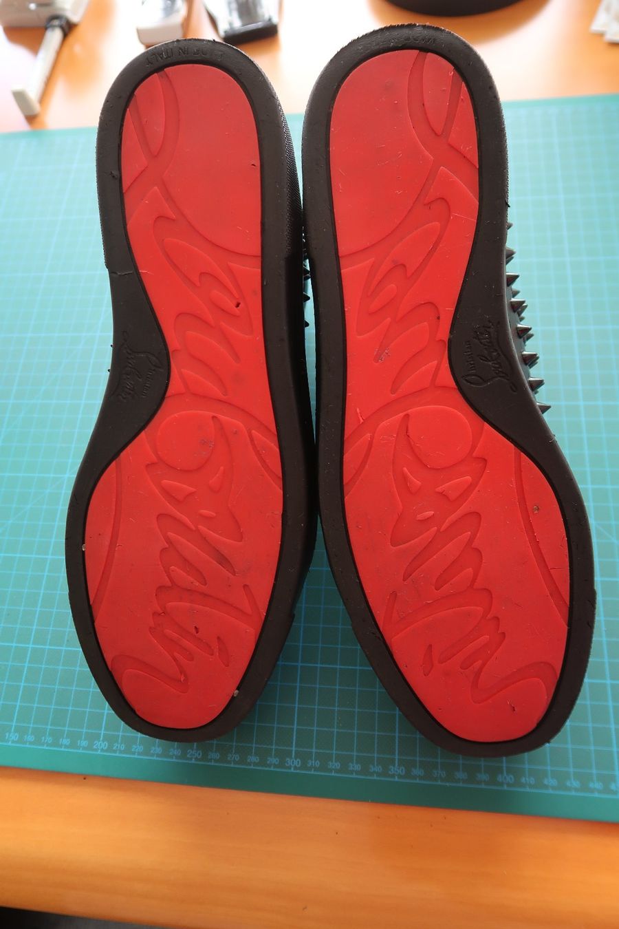 Christian Louboutin Chaussures hommes: Louboutin Sneakers mit Spikes – D'occasion à Bottmingen par PeterGuyer 3