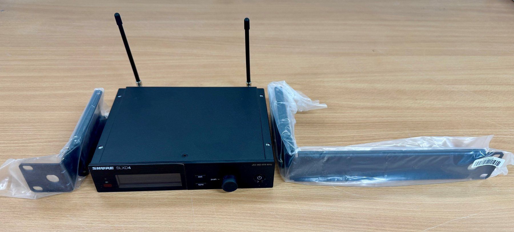 Radiocomunicazione: Shure SLXD4E=-J53 Empfaenger Rackmount neu OVP – Nuovo e nell'imballaggio originale da Muttenz venduto da EotecAG
