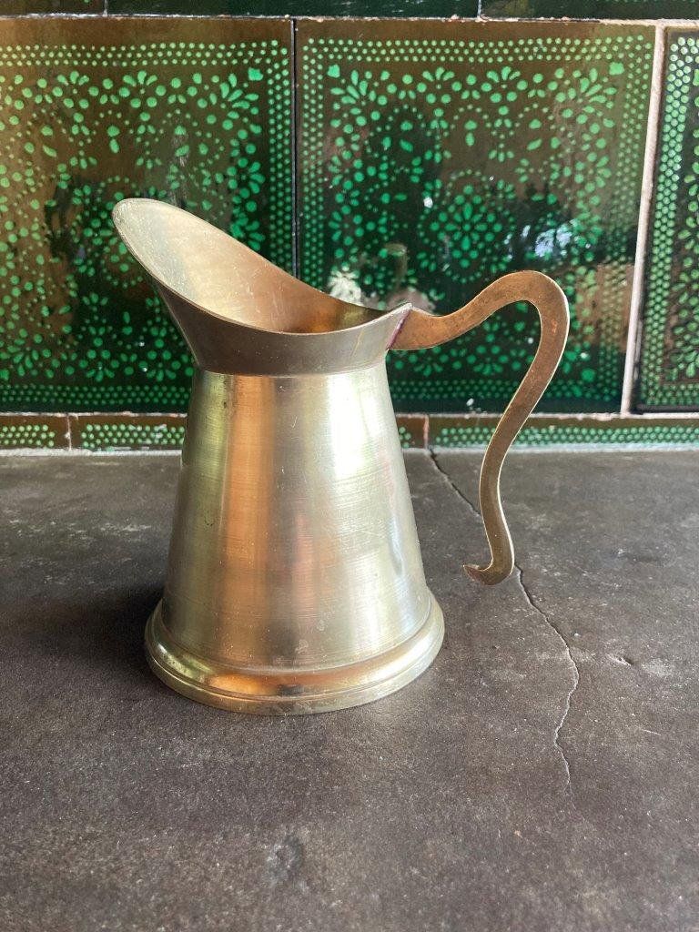 Caraffe: Krug aus Messing klein – Usato da Hinwil venduto da Antikfischer 2