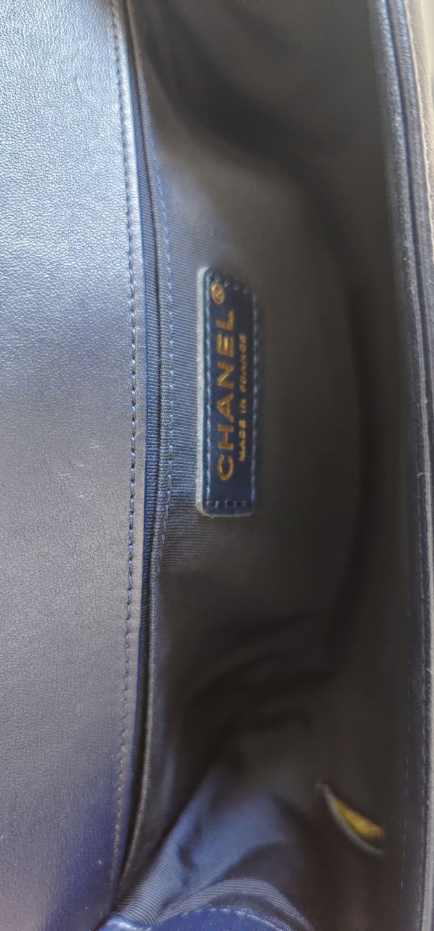 Chanel Borse da donna: Chanel Boy bag, old medium, navy / gold – Usato da Meilen venduto da Aphrodite87 7