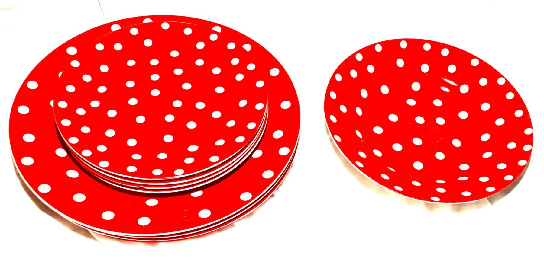 Assiettes: Rot Weiß Getupft Teller – D'occasion à Oftringen par Dodgen 2
