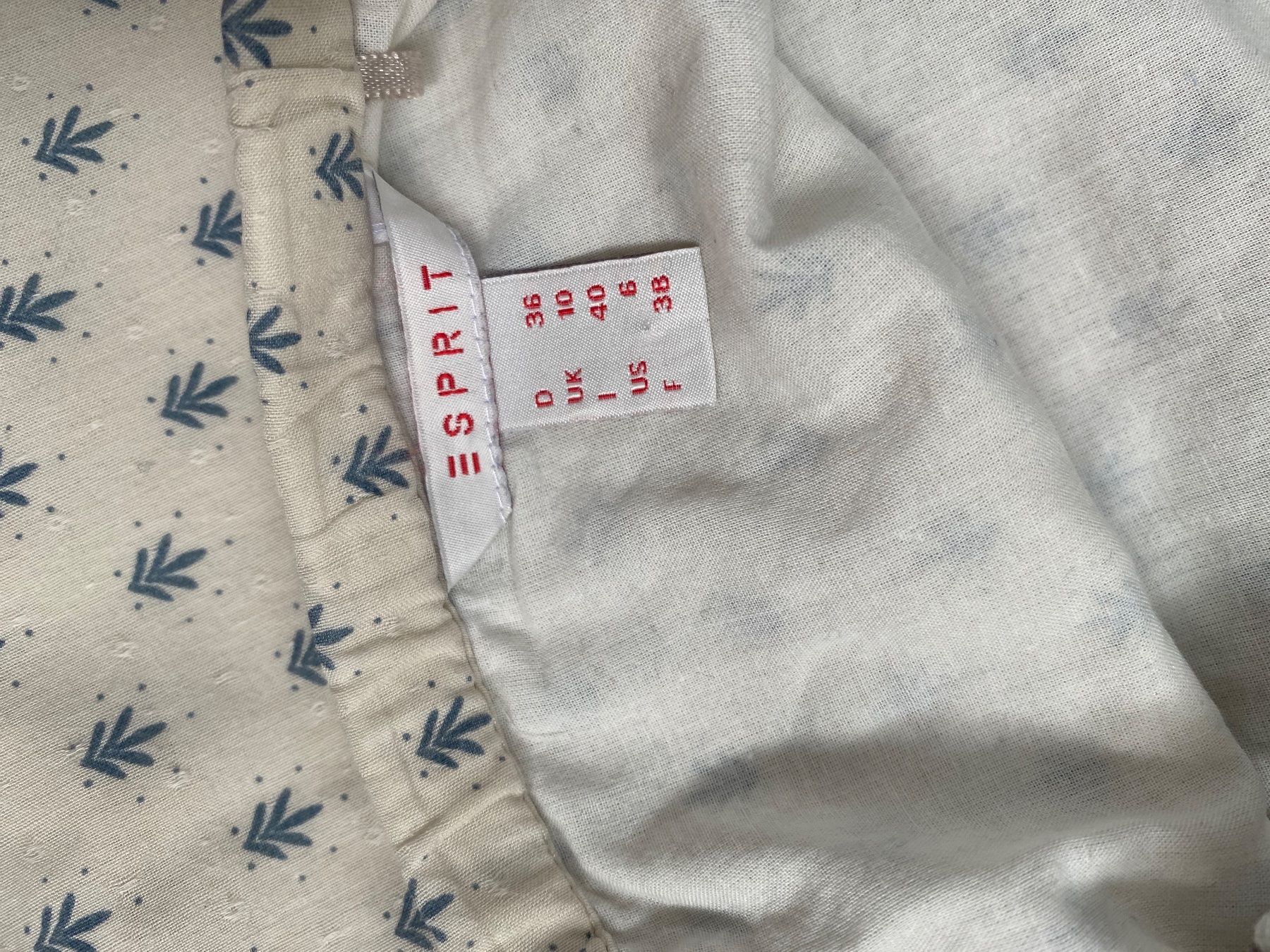 Esprit Top: Esprit Top blau/weiss gr S – Usato da Stadel b. Niederglatt venduto da sandart 3