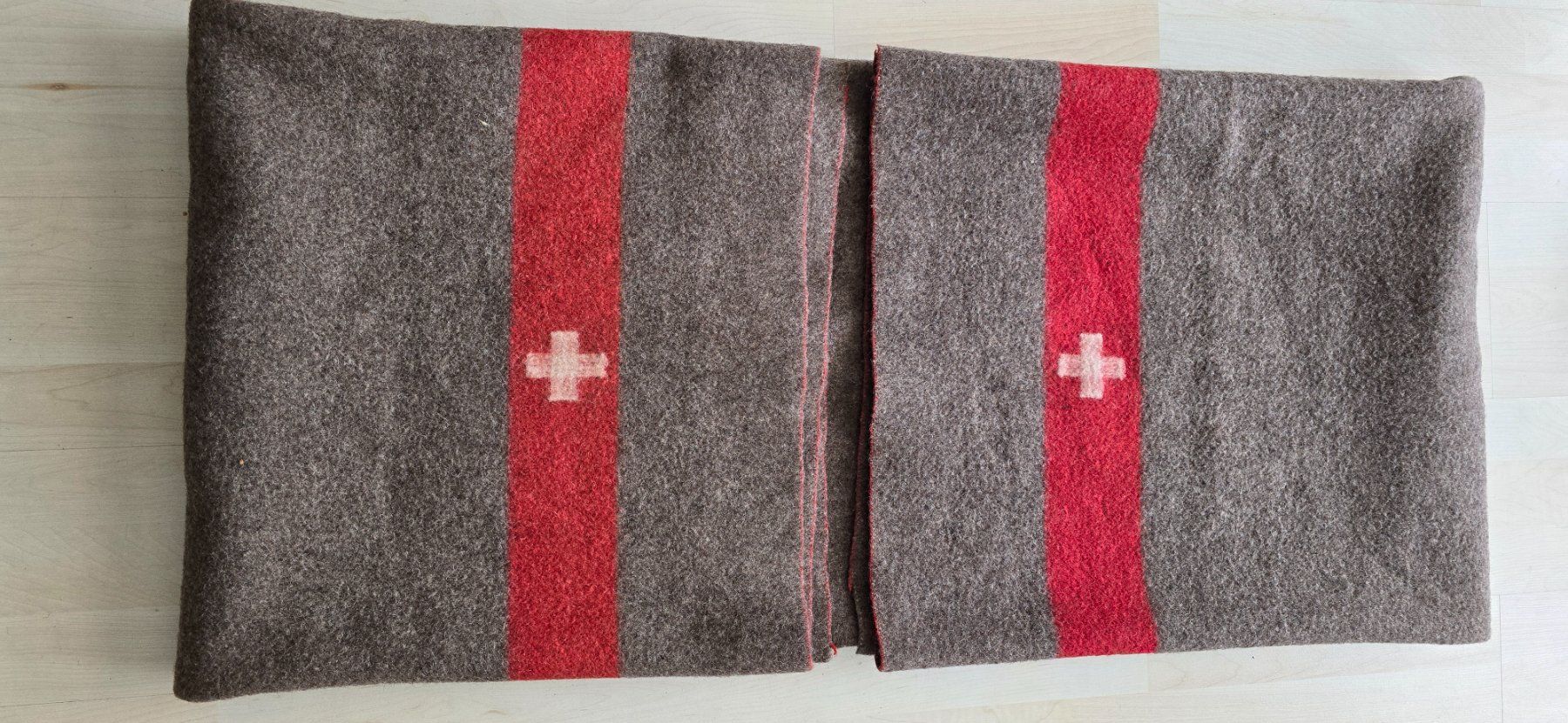Schweizer Armee Coperte: Couverture Suisse – Usato da Martigny venduto da pivert03 2