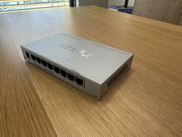 Zum Verkauf steht ein ZyXEL GS-108B v2 Gigabit Switch mit 8