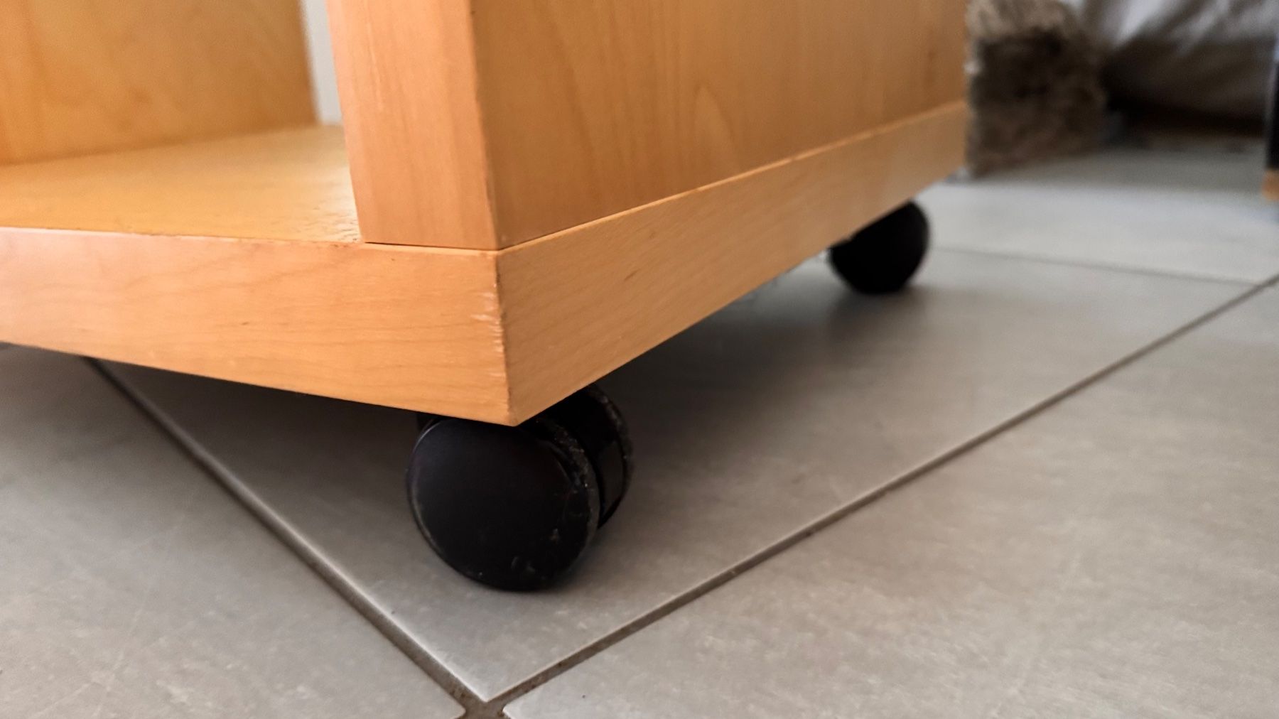 Ikea Banconi: Ikea Malm Rollmöbel 52x40x58cm Birkenholzoptik – Usato da Baar venduto da 001loulou 2