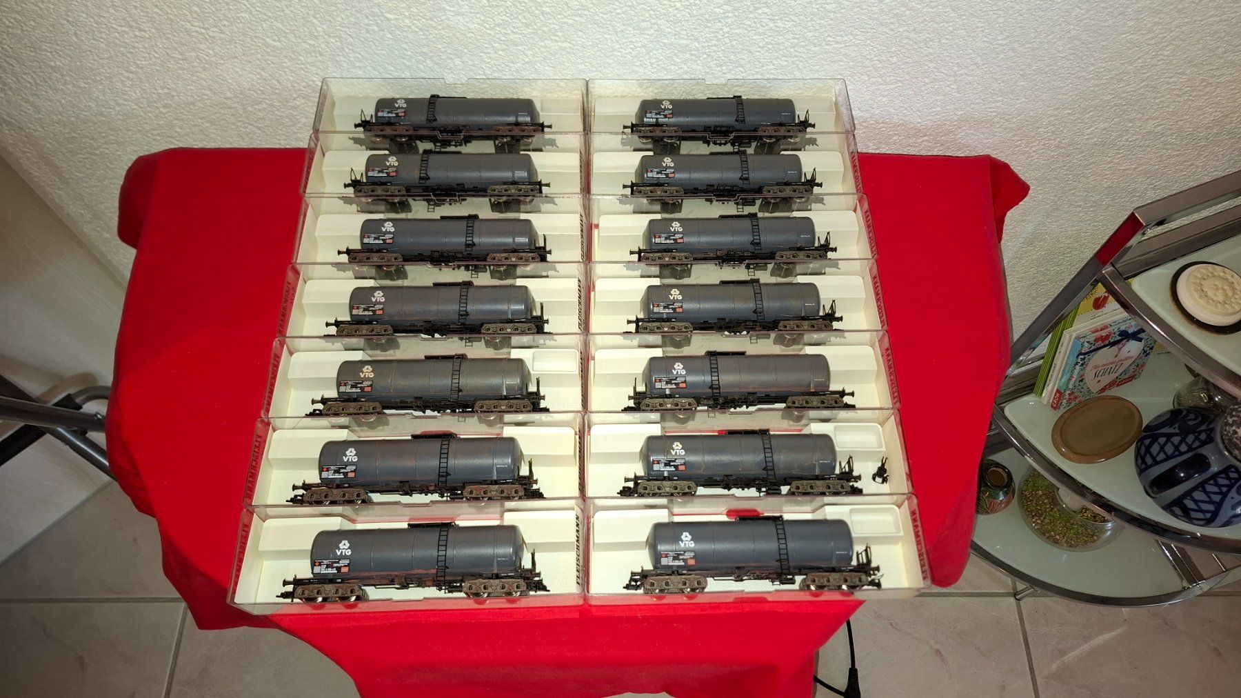 Fleischmann Modelleisenbahnen: Fleischmann : 14 Kesselwagen der VTG – Neu (gemäss Beschreibung) aus Märwil von Siebenzipfel